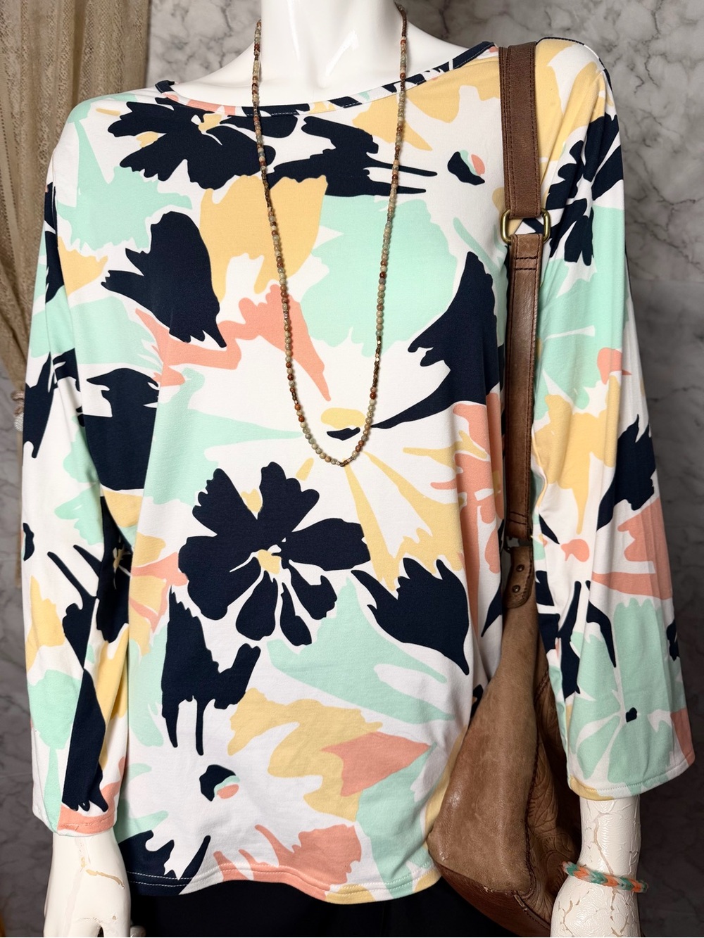 UPF 50+ Abstract Floral Beach Colors Top Hidden Pocket Coastal XXL Hang Ten Soft